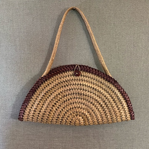 Moroccan reed woven artisan bag - Picture 1 of 7